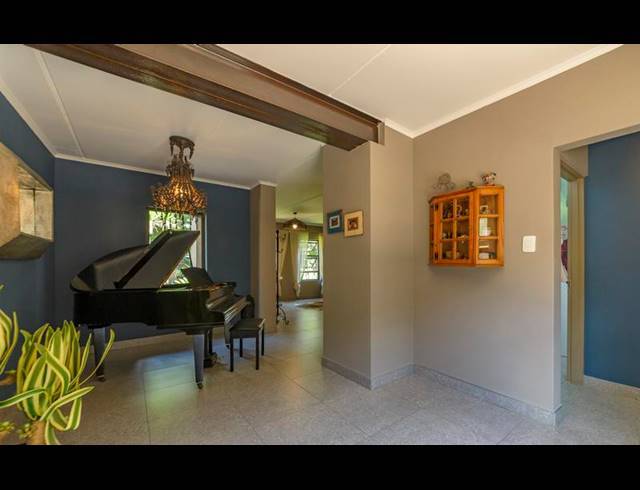 4 BEDROOM HOUSE FOR SALE IN WATERKLOOF HEIGHTS